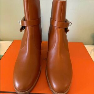 BRAND NEW Frenchie 50 ankle boot Sz 37
No longer available online or in store